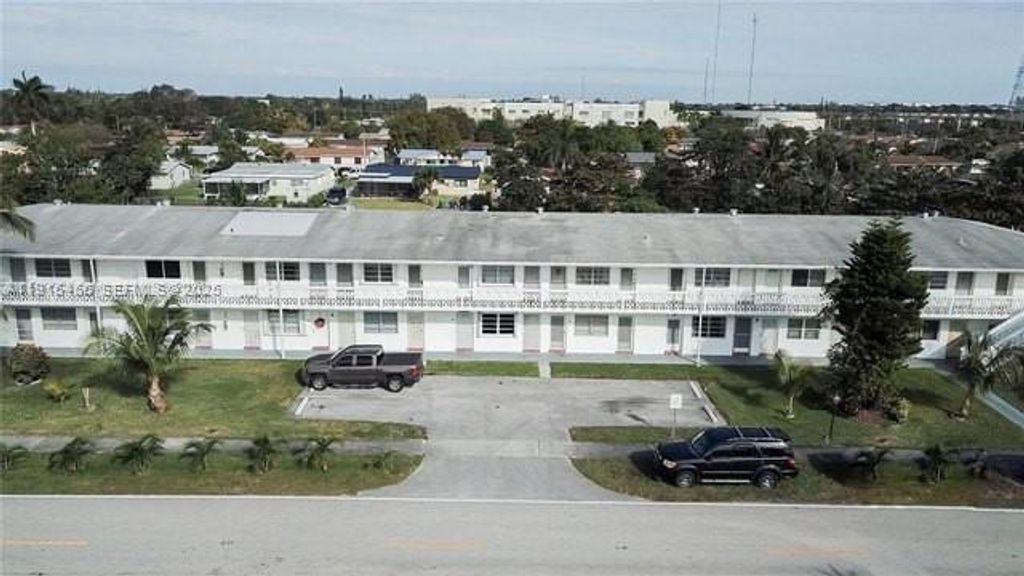 122 NE 204th Street 3, Miami Gardens, FL 33179
