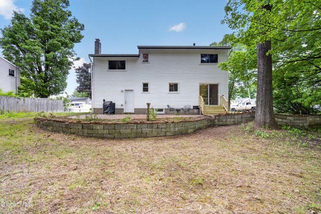 18 Michael Drive, Saratoga Springs, Inside, NY 12866