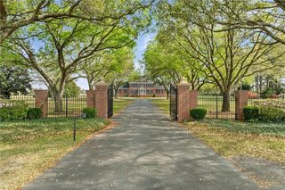10447 Jeff Hamilton Road, Mobile, AL 36695
