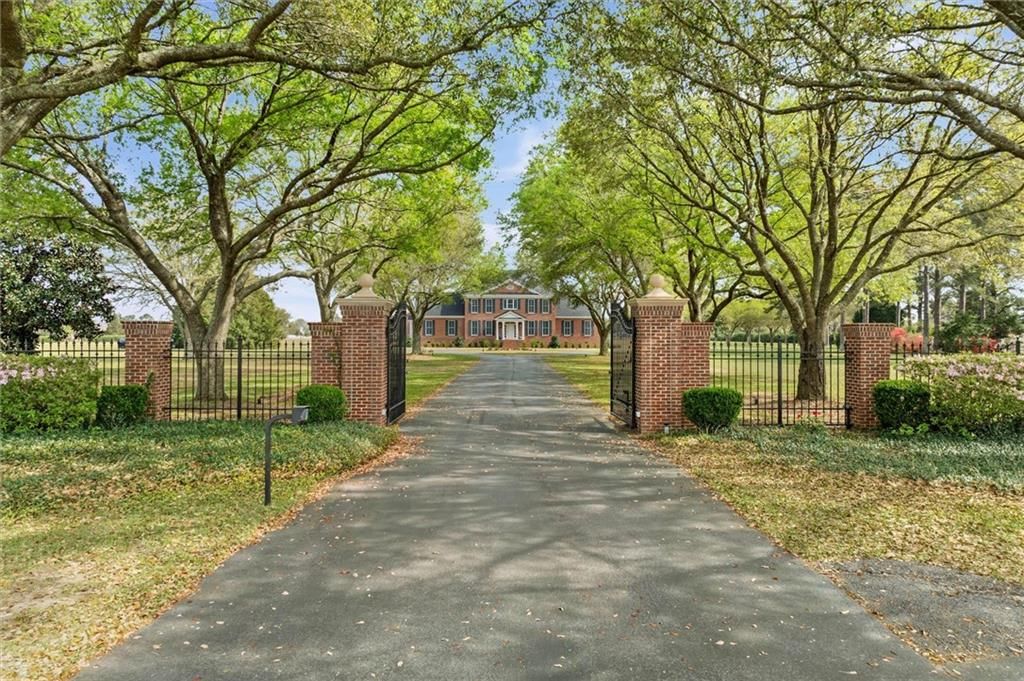 10447 Jeff Hamilton Road, Mobile, AL 36695
