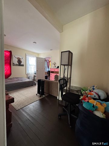 144 Montauk Avenue, New London, CT 06320