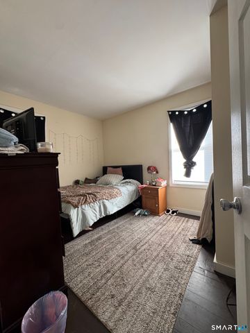 144 Montauk Avenue, New London, CT 06320