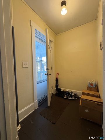 144 Montauk Avenue, New London, CT 06320