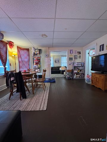 144 Montauk Avenue, New London, CT 06320