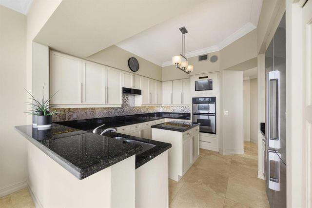 111 SE 8th Avenue Ph-1701, Fort Lauderdale, FL 33301