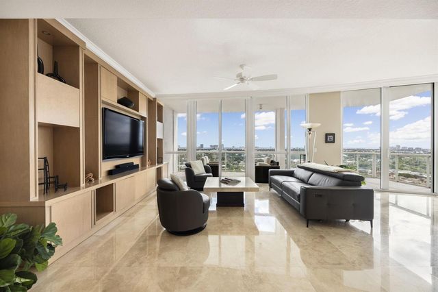 111 SE 8th Avenue Ph-1701, Fort Lauderdale, FL 33301