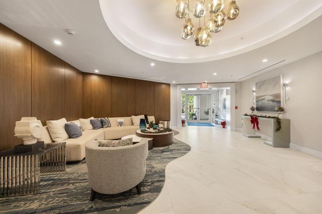 111 SE 8th Avenue Ph-1701, Fort Lauderdale, FL 33301