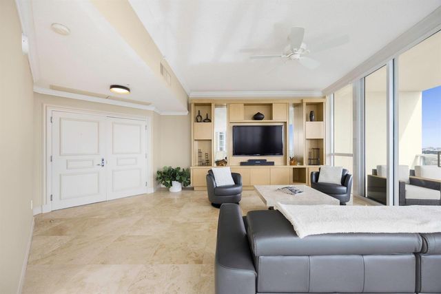 111 SE 8th Avenue Ph-1701, Fort Lauderdale, FL 33301