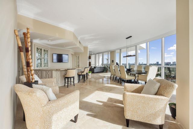 111 SE 8th Avenue Ph-1701, Fort Lauderdale, FL 33301