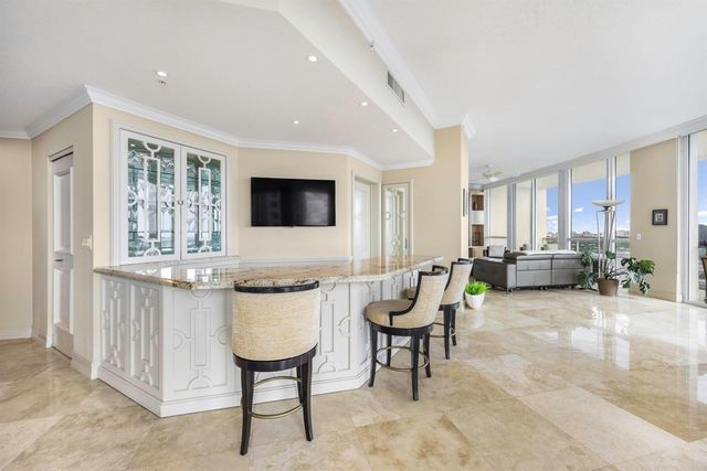 111 SE 8th Avenue Ph-1701, Fort Lauderdale, FL 33301