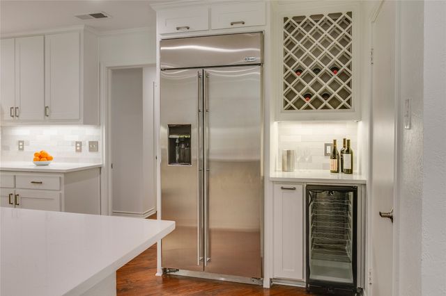 7015 Midbury Drive, Dallas, TX 75230