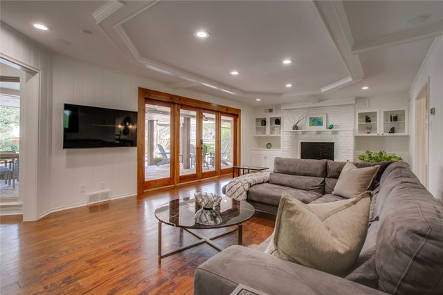 7015 Midbury Drive, Dallas, TX 75230