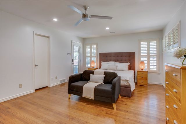 7015 Midbury Drive, Dallas, TX 75230