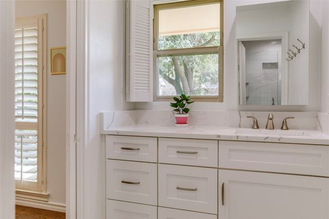 7015 Midbury Drive, Dallas, TX 75230