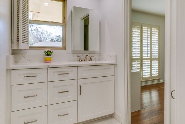 7015 Midbury Drive, Dallas, TX 75230