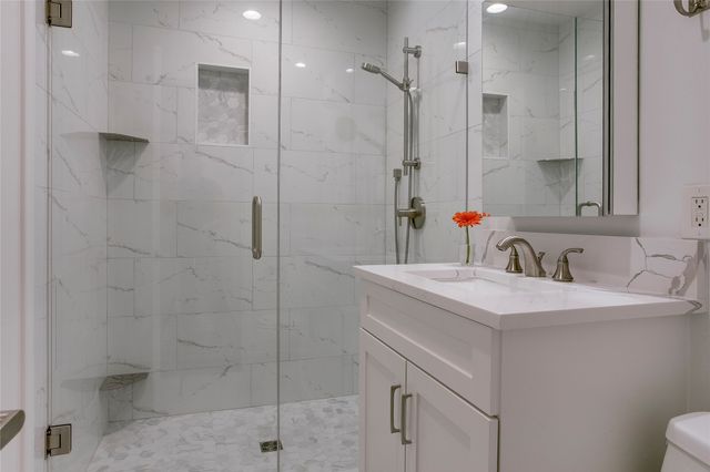 7015 Midbury Drive, Dallas, TX 75230