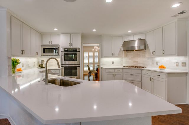 7015 Midbury Drive, Dallas, TX 75230