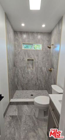 1047 Irolo Street 200, Los Angeles, CA 90006