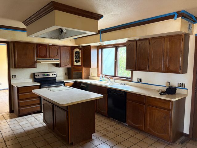5505 Matterhorn Drive NE, Fridley, MN 55432