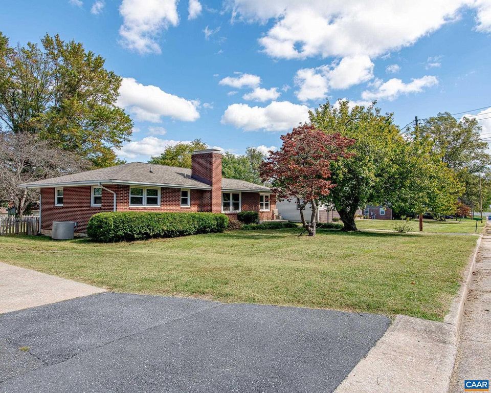 1837 S. TALBOTT PL, Waynesboro, VA 22980