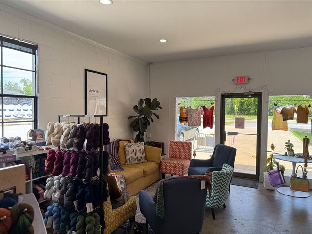 704 S Main Street, Bentonville, AR 72712