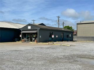 704 S Main Street, Bentonville, AR 72712