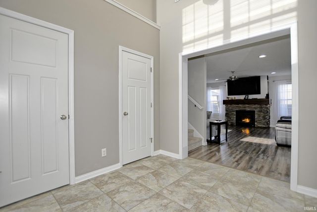 832 Groveview Court, Evansville, IN 47711