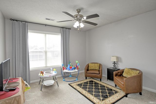 832 Groveview Court, Evansville, IN 47711