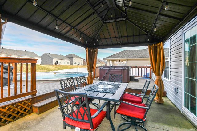 832 Groveview Court, Evansville, IN 47711