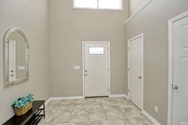 832 Groveview Court, Evansville, IN 47711