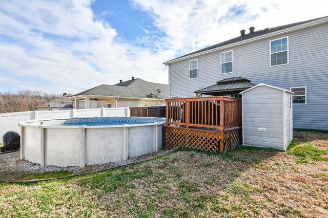 832 Groveview Court, Evansville, IN 47711