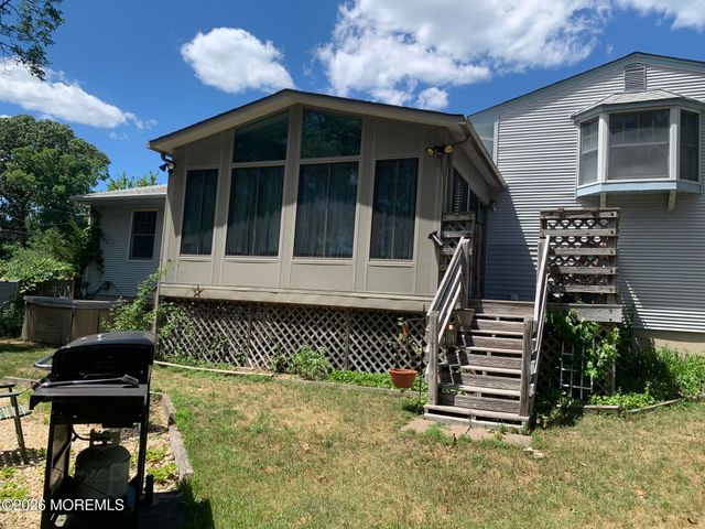 1764 Lockhart Street, Toms River, NJ 08757