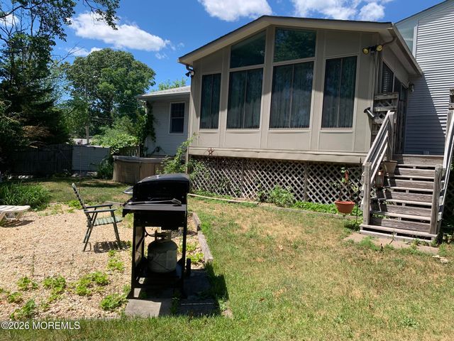1764 Lockhart Street, Toms River, NJ 08757