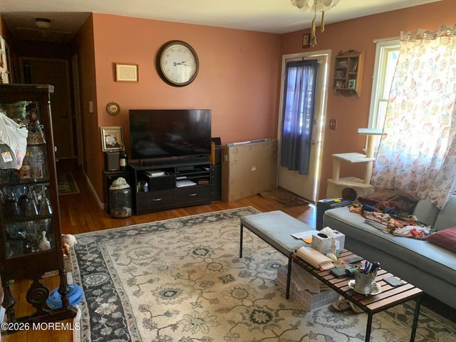 1764 Lockhart Street, Toms River, NJ 08757