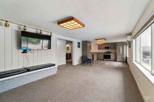 3795 N 33rd St, Boise, ID 83703