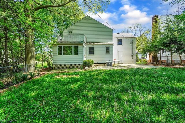 1130 Haselton Road, Cleveland Heights, OH 44121