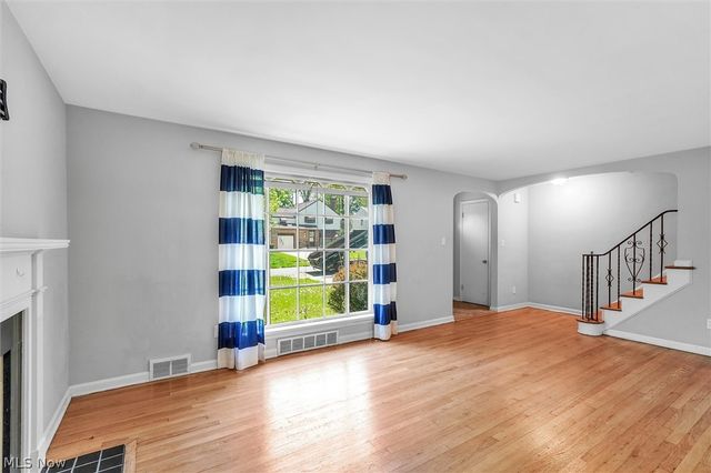 1130 Haselton Road, Cleveland Heights, OH 44121