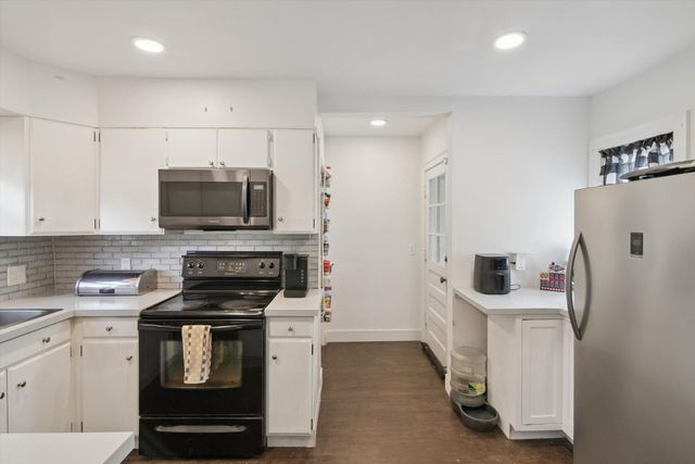 739 Beverly Park Place, Jackson, MI 49203