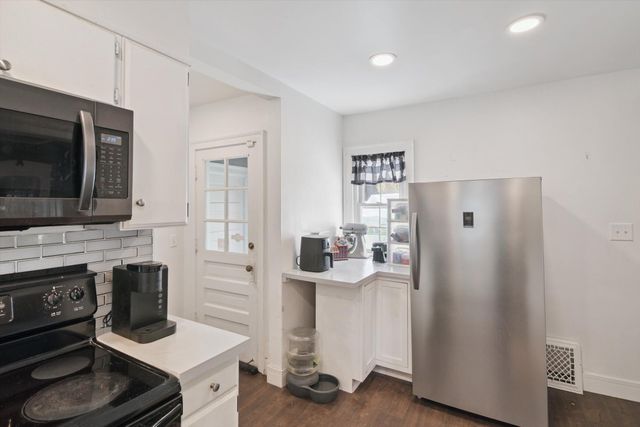 739 Beverly Park Place, Jackson, MI 49203