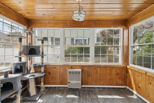 739 Beverly Park Place, Jackson, MI 49203