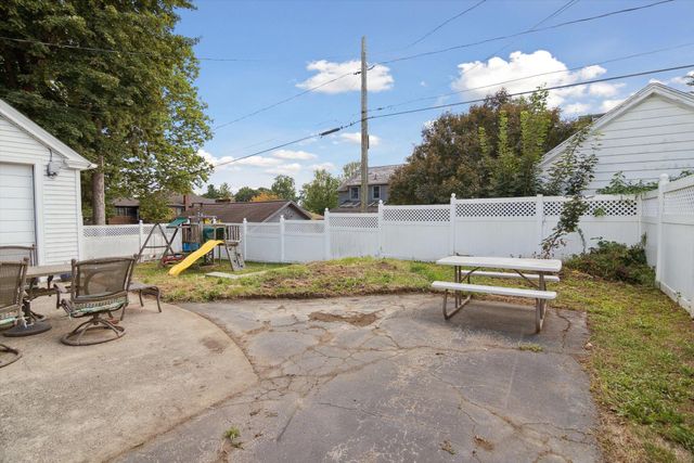 739 Beverly Park Place, Jackson, MI 49203