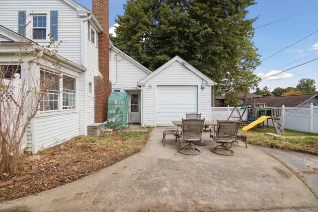 739 Beverly Park Place, Jackson, MI 49203