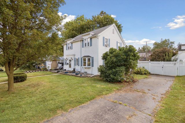 739 Beverly Park Place, Jackson, MI 49203