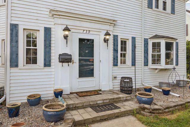 739 Beverly Park Place, Jackson, MI 49203