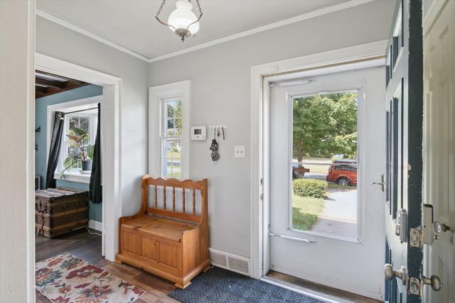 739 Beverly Park Place, Jackson, MI 49203