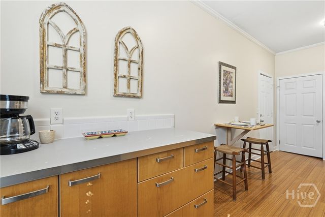 17 E 37th Street 11, Savannah, GA 31401