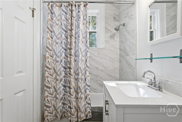 17 E 37th Street 11, Savannah, GA 31401