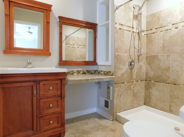 2200 Laurel Street, Denton, TX 76205