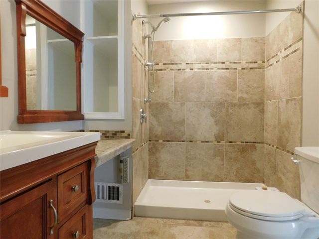 2200 Laurel Street, Denton, TX 76205