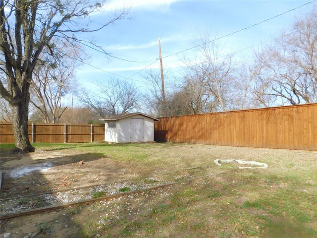 2200 Laurel Street, Denton, TX 76205